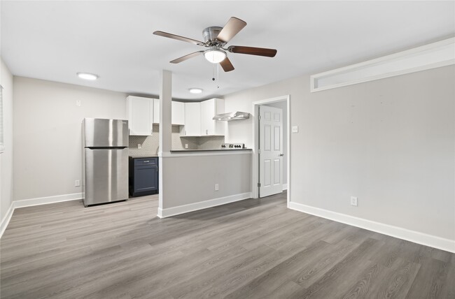 Building Photo - 6810 Del Rio St