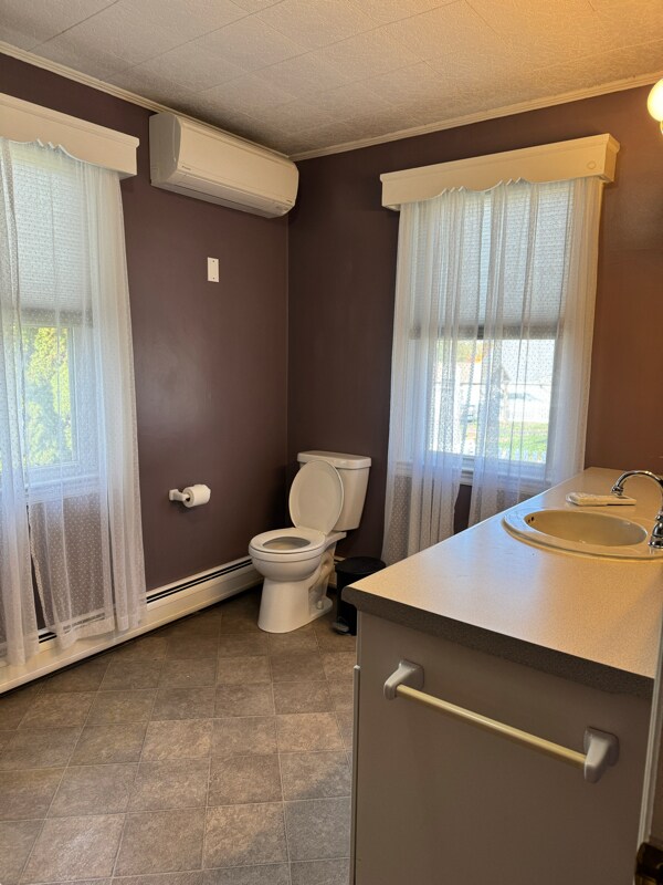 Building Photo - 3820 Chestnut St