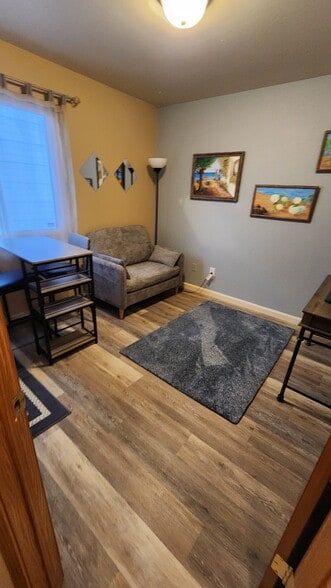 Building Photo - 371 Cardinal Ave