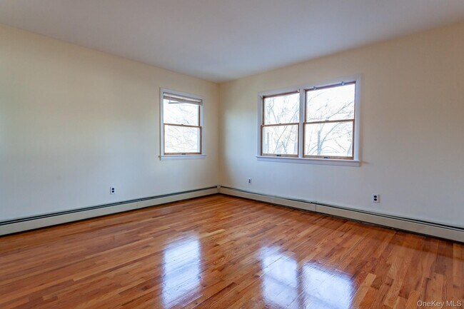 Building Photo - 55 Holland Ave