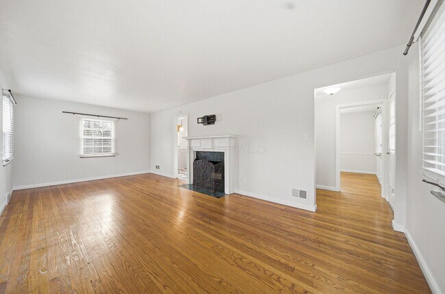 Building Photo - 532 N Drexel Ave