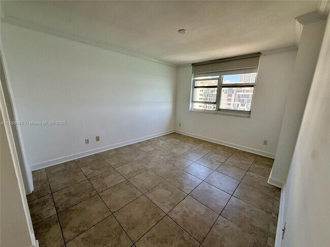 Building Photo - 770 Claughton Island Dr