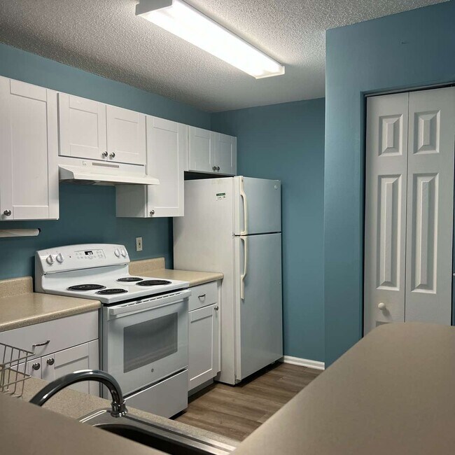 Building Photo - 50 Pebble Beach Cove