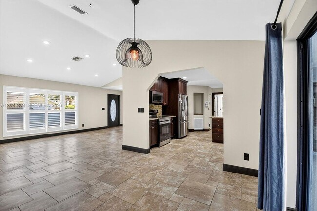 Building Photo - 13808 Geranium Pl