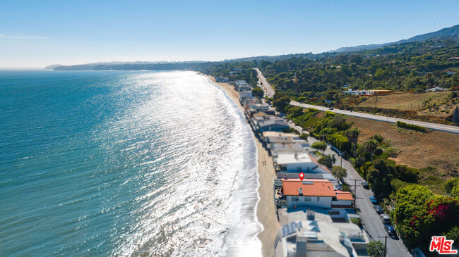 Building Photo - 27040 Malibu Cove Colony Dr