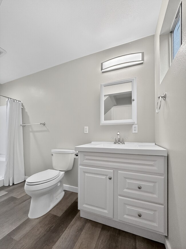 Building Photo - 5521 Brooklyn Ave NE