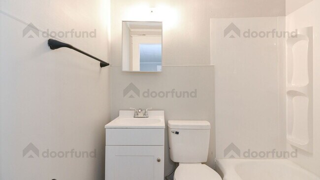 Building Photo - 11 Pleasant St