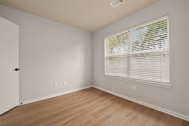 Building Photo - 16299 Hidden Deer Ln