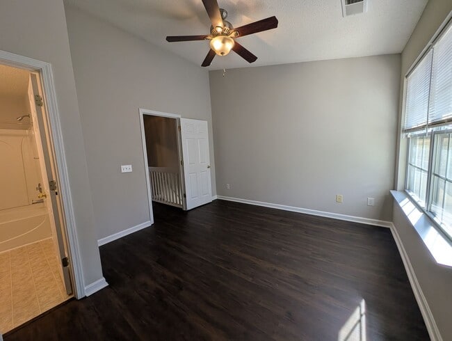 Building Photo - Cozy Townome located in the Old Stone Crossings community!