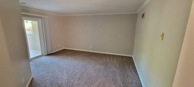 Building Photo - Upgraded, 2 dual primary bedrooms with bat...