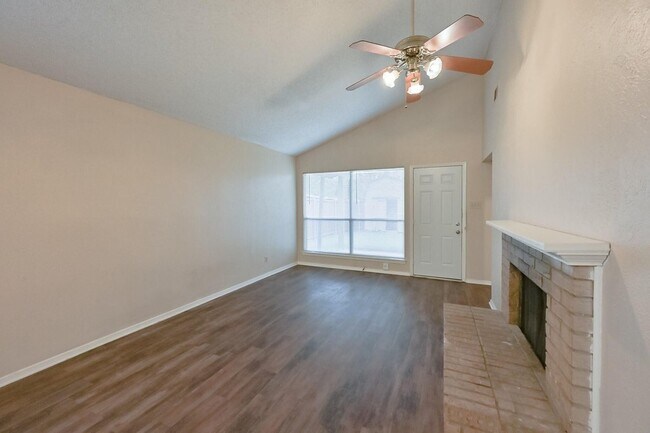 Building Photo - 2704 St George Pl
