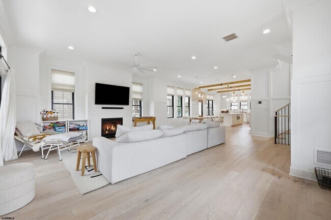 Building Photo - 1A N Haverford Ave