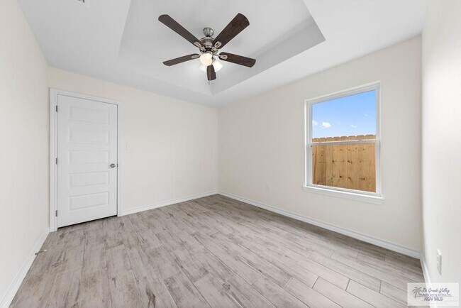 Building Photo - 19 Seminole Ln