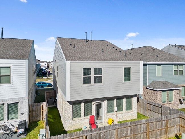 Building Photo - 17210 Pentland Hls Wy