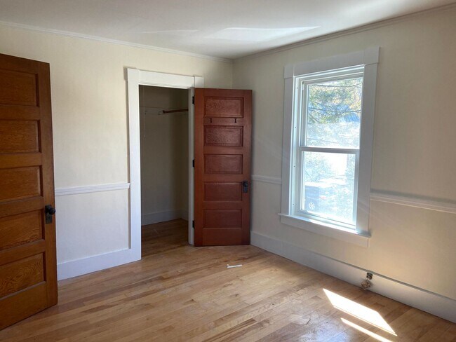 Building Photo - 4 bedroom single family home with two car garage