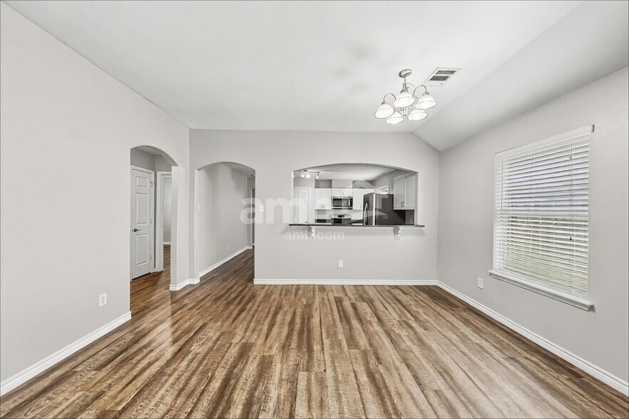 Building Photo - 13211 Ambrosa Dr