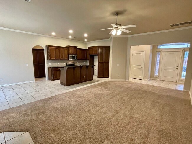 Building Photo - Great 4 Bed In Edmond Schools!!