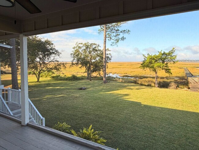 Building Photo - Spacious 4 Bedroom, 2.5 Bath Home with Stunning Marsh Views