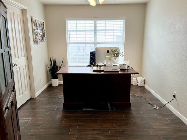 Building Photo - 21106 El Suelo Bueno