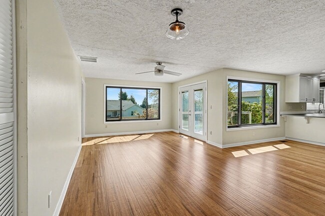 Building Photo - 4 bed, 2 bath single-level home in quiet West Salem neighborhood!