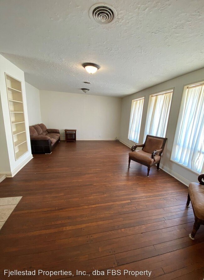 Building Photo - 4 br, 2 bath House - 13550 Adlai Lane