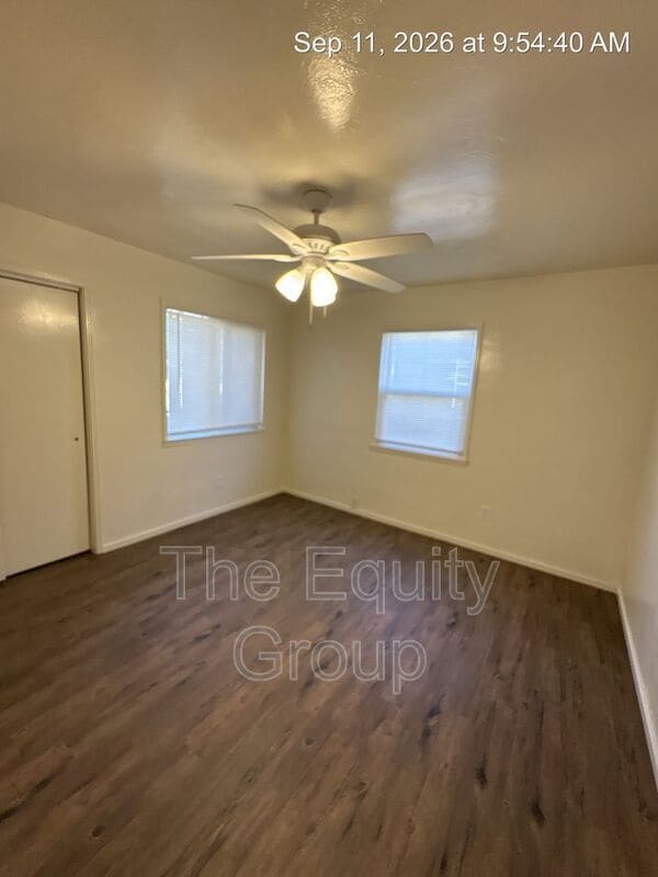 Building Photo - 924 W Goshen Ave