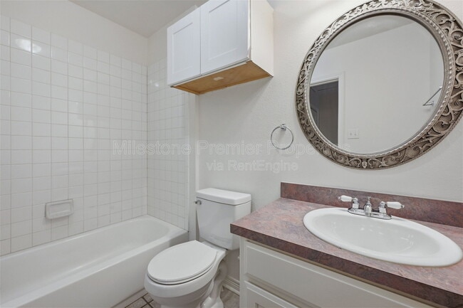 Building Photo - 2418 Loy Lake Rd