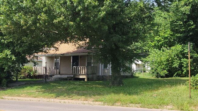 Primary Photo - 2 bedroom 1 bath