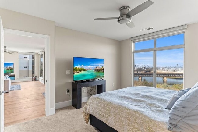 Building Photo - 1019 Costa Pacifica Way