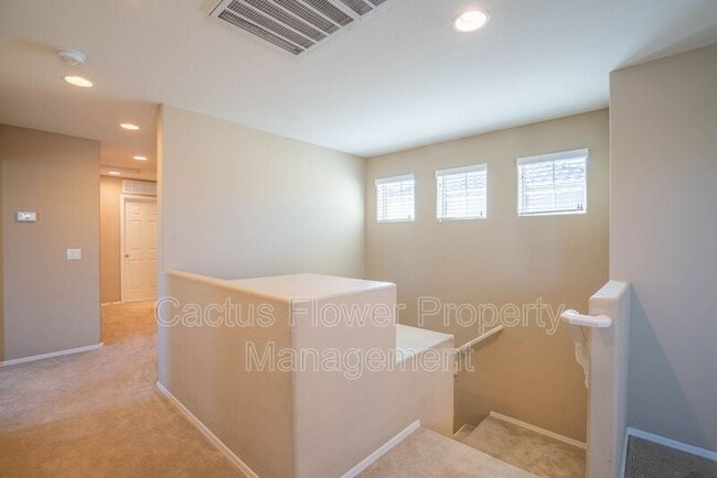 Building Photo - 533 N Ranger Trail