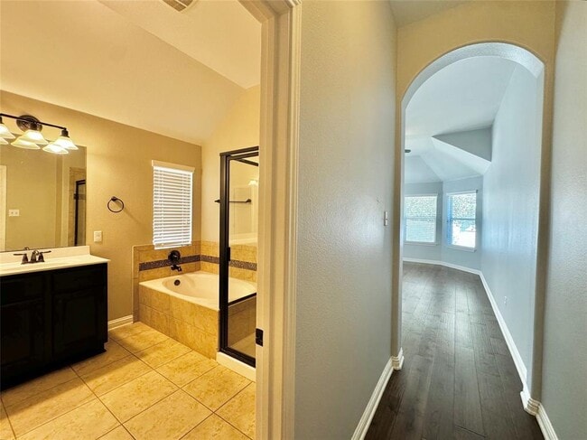 Building Photo - 4207 Oldenburg Ln