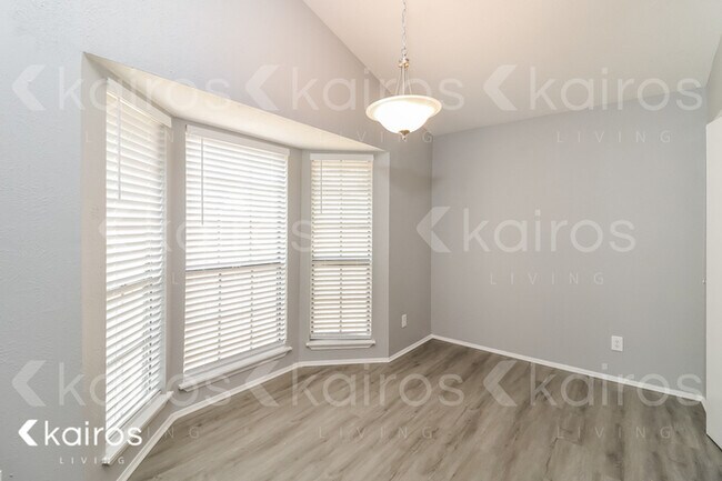 Building Photo - 2805 Forest Creek Dr.