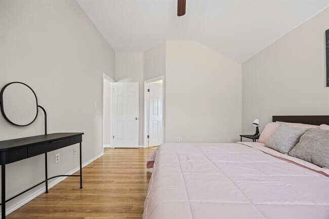 Building Photo - 5006 Acorn Grove Ct