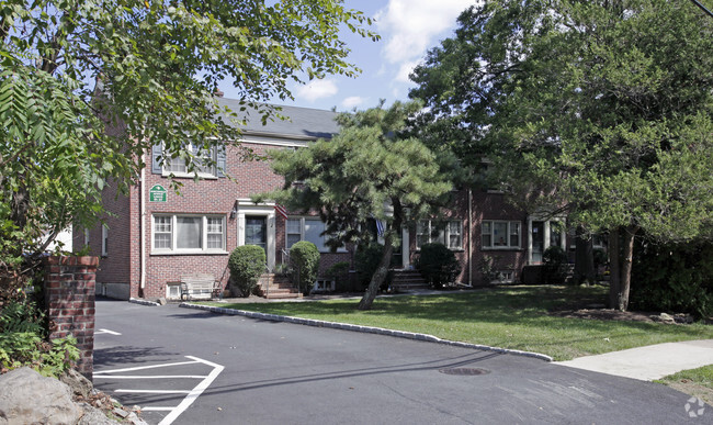 Building Photo - Northfield Townhouses