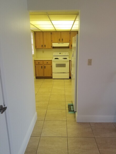 Building Photo - 9150 Fontainebleau Blvd
