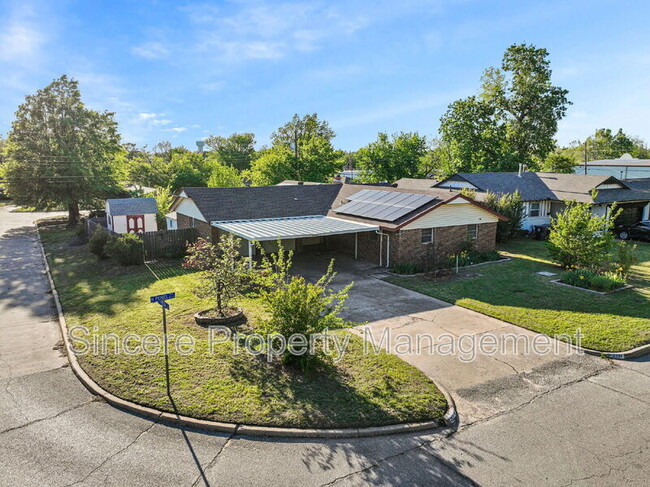 Primary Photo - 2321 N Peniel Ave