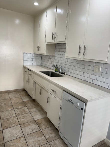 Building Photo - 2020 Preuss Rd