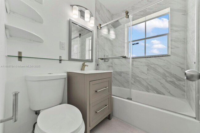Building Photo - 1565 NE 110th Terrace