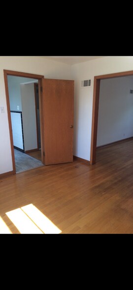 Building Photo - 4605 Jamieson Ave