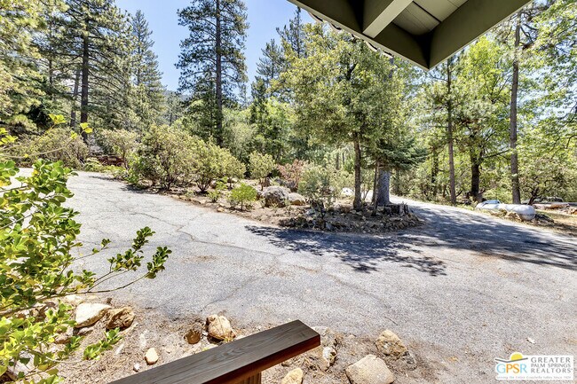 Building Photo - 25465 Seneca Dr