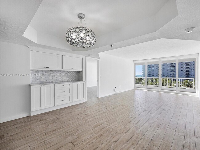 Building Photo - 9341 Collins Ave