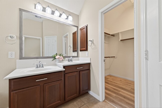 Building Photo - 24431 Ranchwood Springs Ln