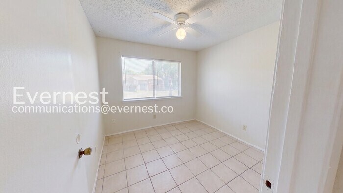 Building Photo - 204 W William Cannon Dr