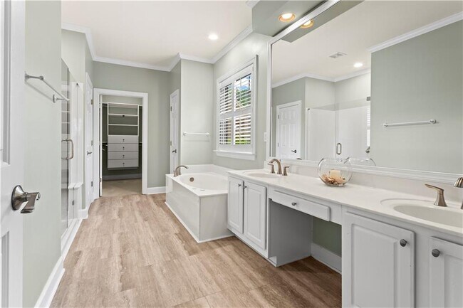 Building Photo - 408 Wellwood Way