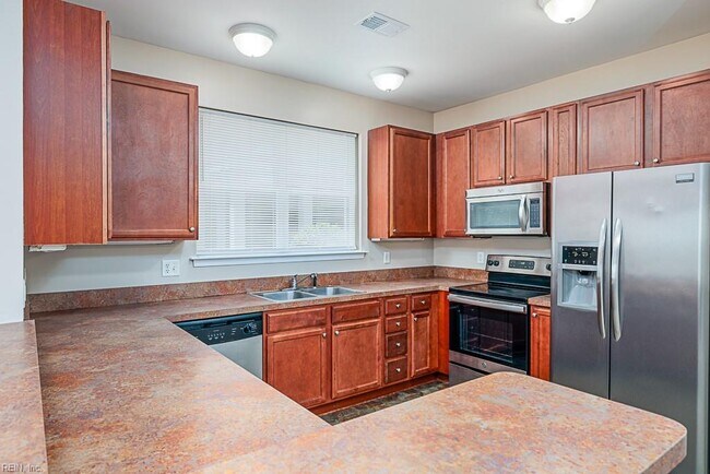 Building Photo - 5300 Warminster Dr