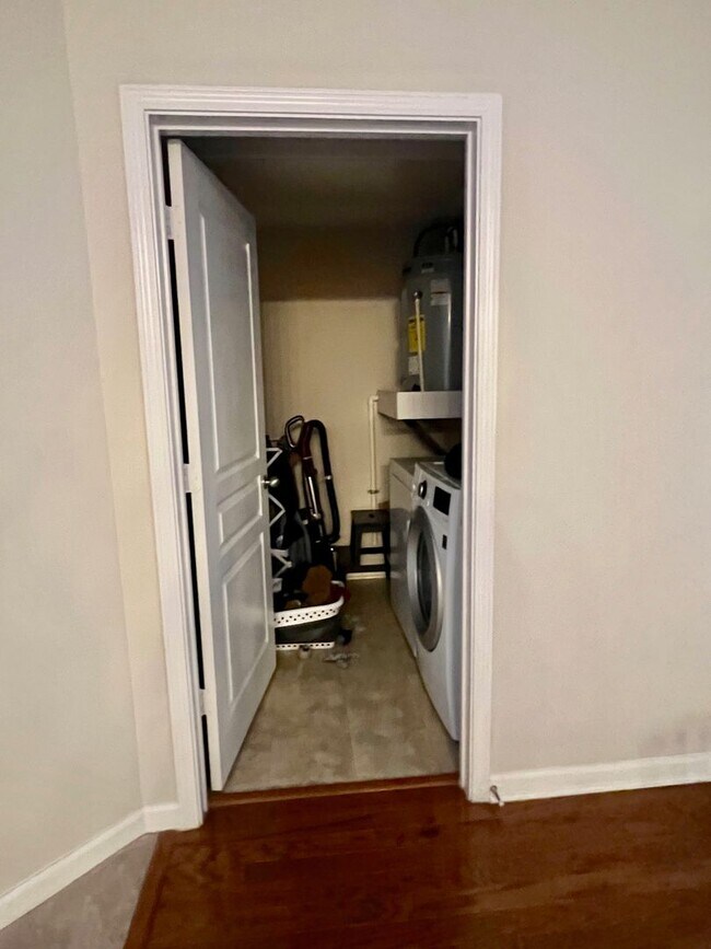 Building Photo - Available April 15th 2BD/2BA Condo on Granby! Gated Garage Parking with 2 Reserved Spots!! Balcony!