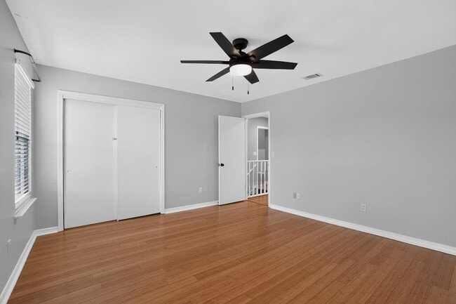 Building Photo - 402 Sandy Ridge Cir