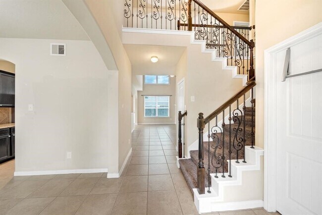 Building Photo - 20230 Galena Falls Dr