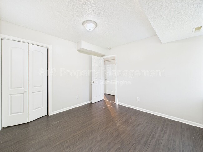 Building Photo - 1229 W Hayward Ave