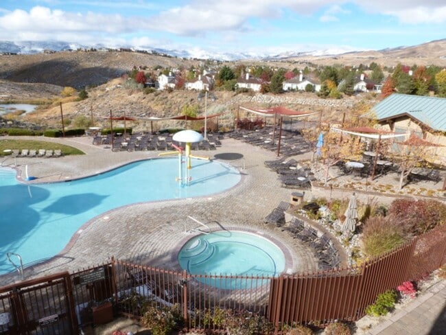 Building Photo - Four Bedroom, Three Bath Home in Somersett